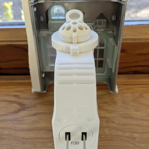 Bath & Body Works “Hello Spring” Nightlight Projector Wallflower Plug-In Retired - Picture 5 of 6